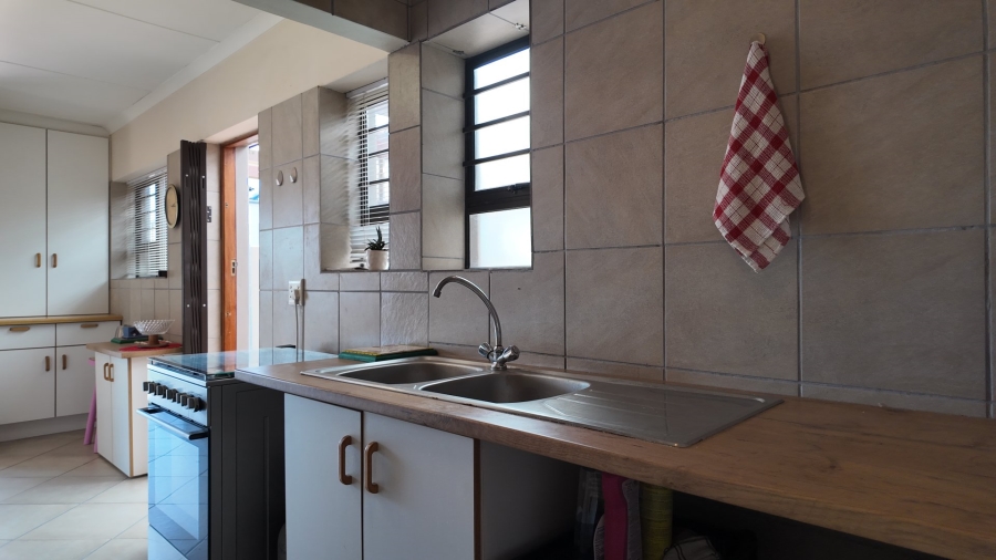 3 Bedroom Property for Sale in Stilbaai Wes Western Cape